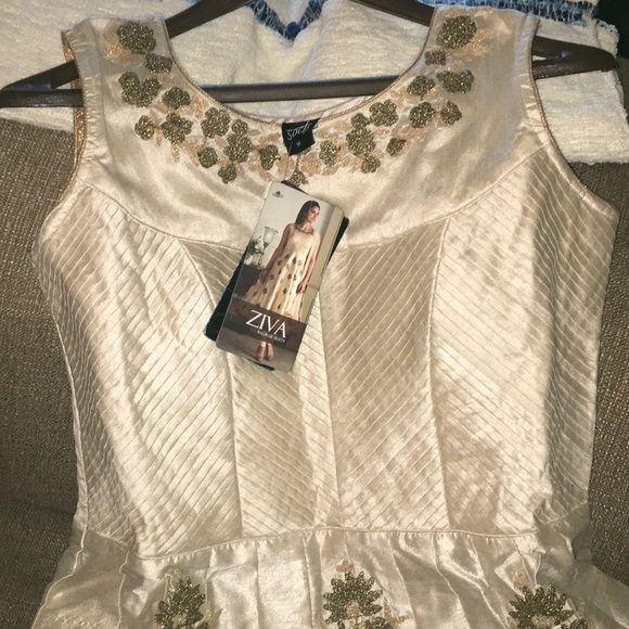 Salwar Suits - Picture 2 of 6